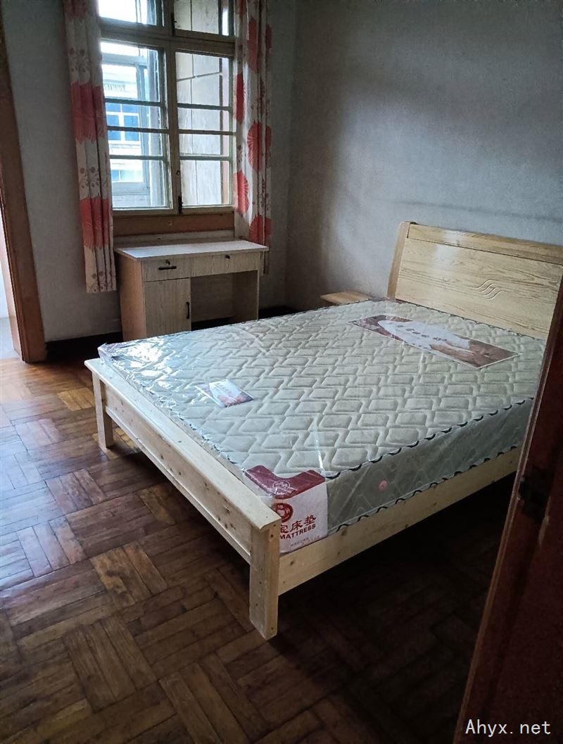 居团巷本人。工行宿舍三楼两室一厅精装修房子对外出租