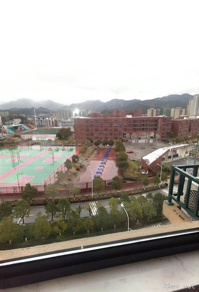 思源学校大门正对面凯旋华府出租